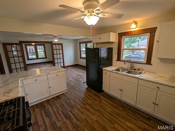 5th image of 504 Leslie Ave