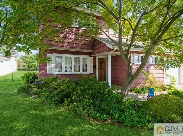 8 Mabaline Rd, Old Bridge, NJ 08857