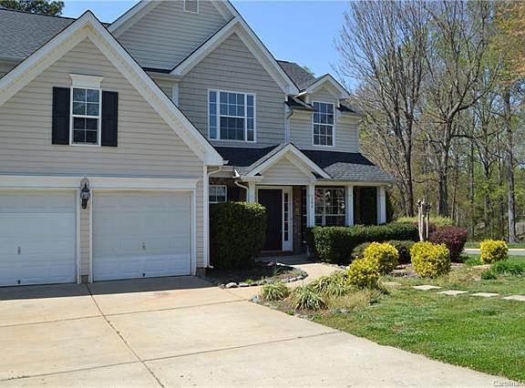 3rd image of 104 Vance Crescent Dr