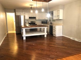 10 Melody Dr, Rochester, IL 62563