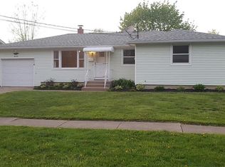 886 Remington Dr, North Tonawanda, NY 14120
