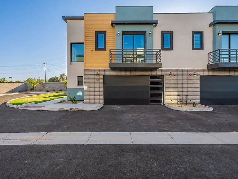 55 W Thomas Ln — Photo 43