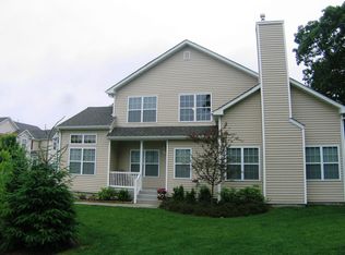 161 Kettles Ln, Medford, NY 11763