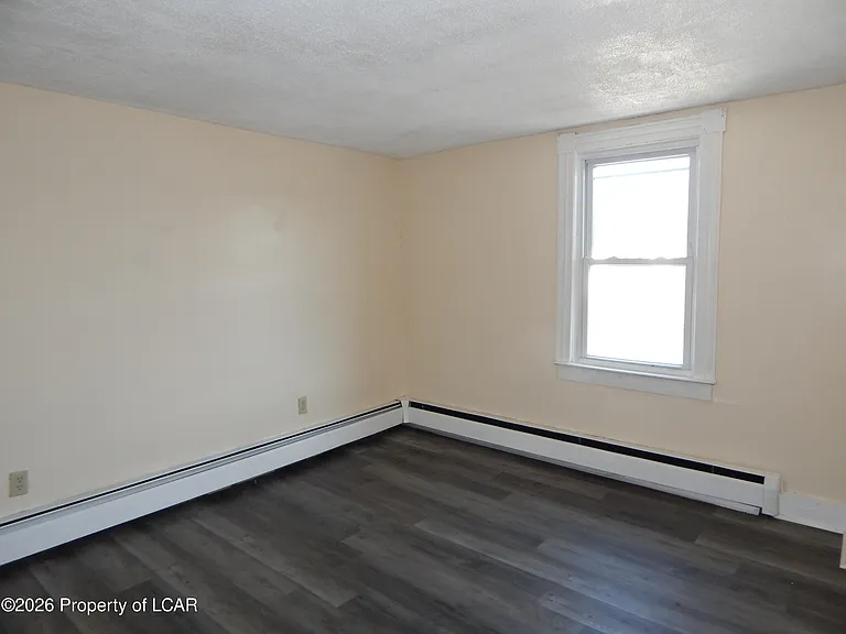 13 Woodbury St — Photo 8