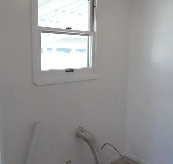 445 N Pine St — Photo 26