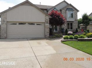20138 Calumet Dr, Clinton Township, MI 48038