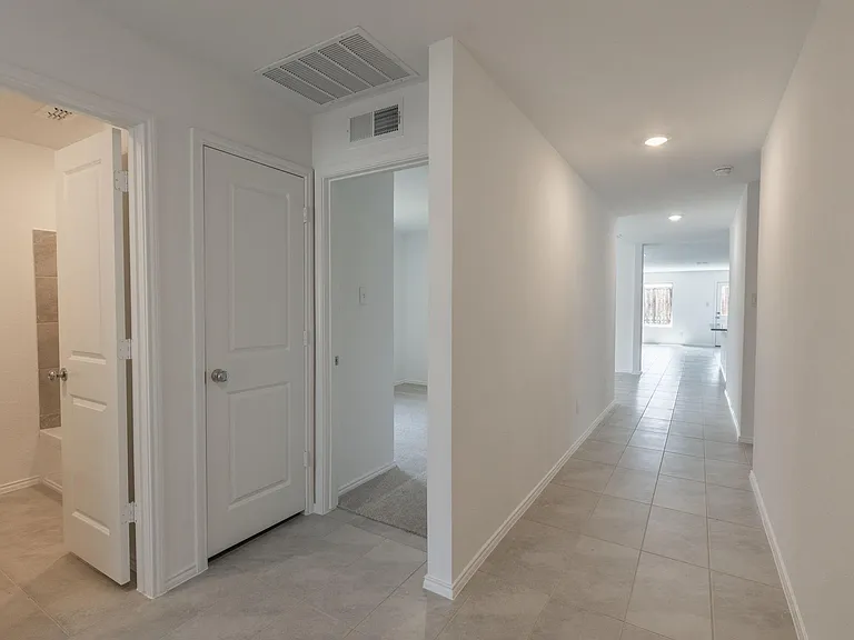 1516 Vattier St — Photo 24