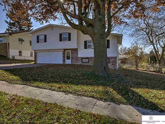2nd image of 3809 Suburban Dr