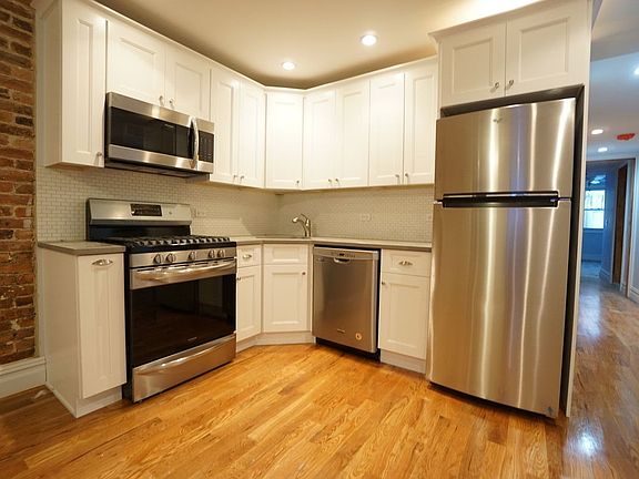2nd image of 605 Putnam Ave APT 1