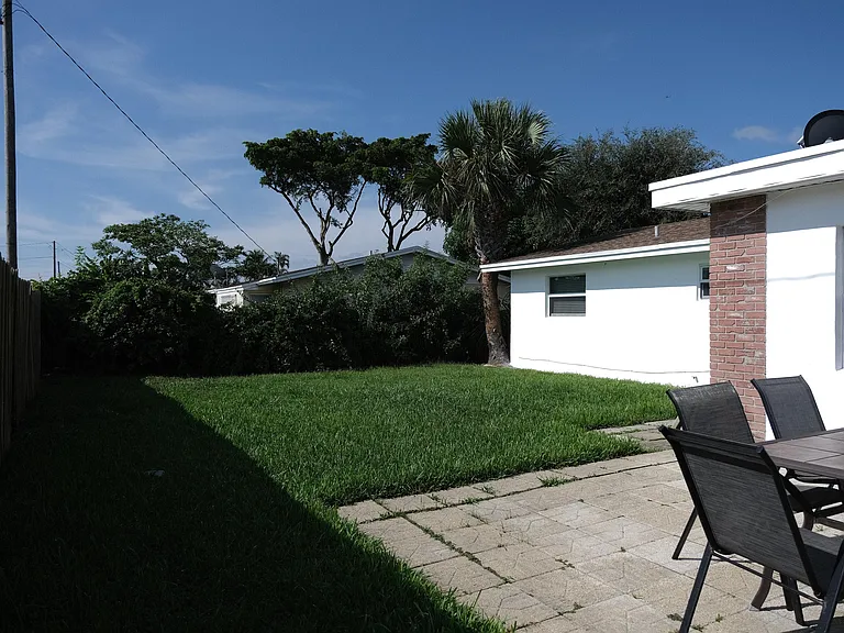 980 Woodland Ave — Photo 23