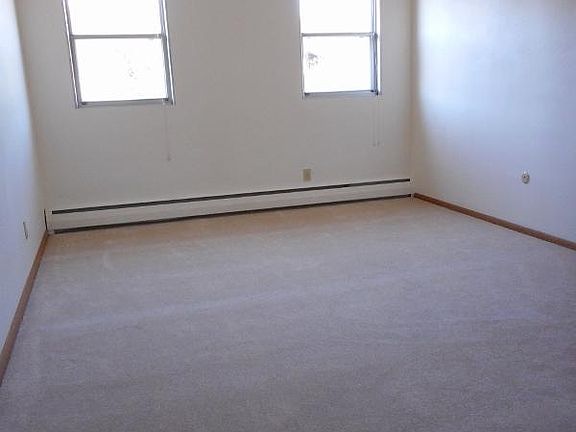 3rd image of 1330 Saint Paul Ave APT 204