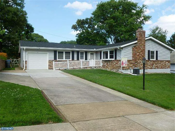 15 Decker Dr photo 1