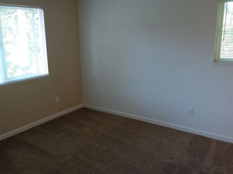Glenview West Apartments — Photo 38