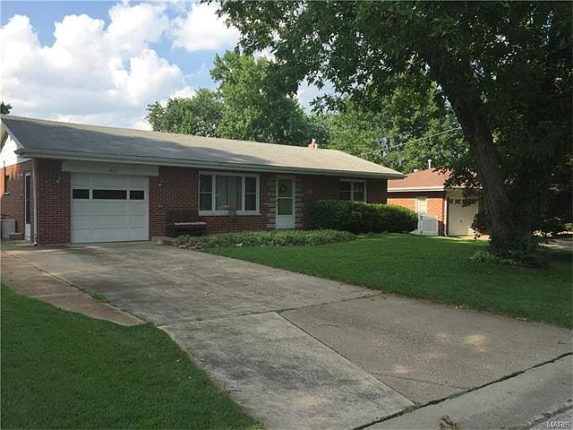 1st image of 411 Walworth Dr