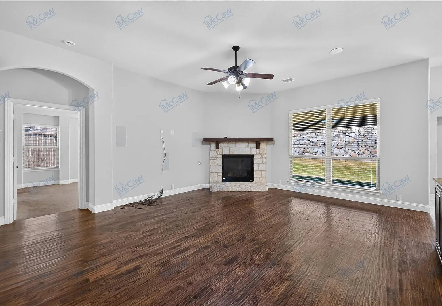 5 bed, 3.0 bath, 3280 sqft, $3,200 — Photo 4