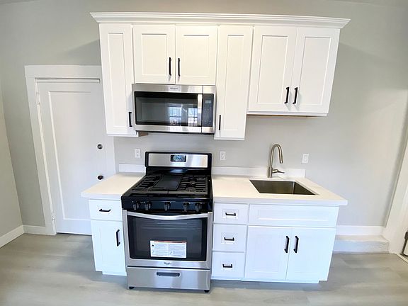 3rd image of 1106 Plymouth Ave APT 5