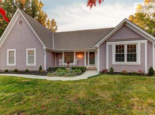 8980 Twilight Ln, Lenexa, KS 66219