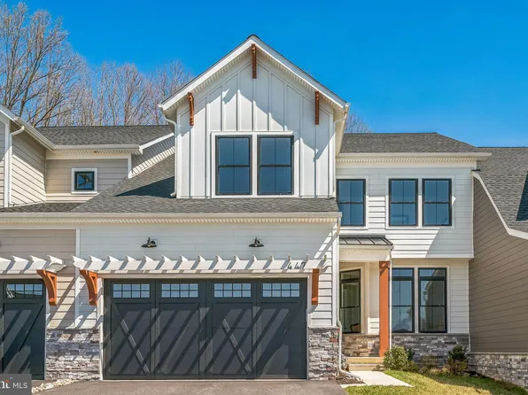 447 Barrows Sheef, Newtown Square, PA 19073