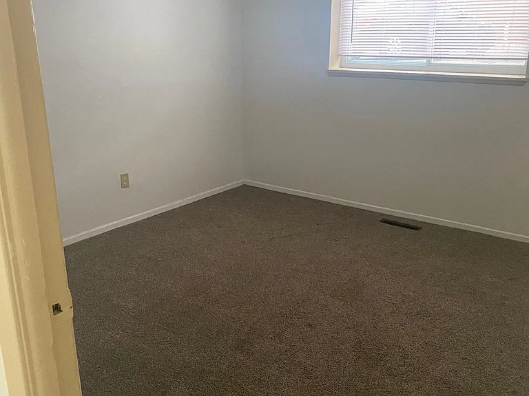1734 W 28th St #106 — Photo 8