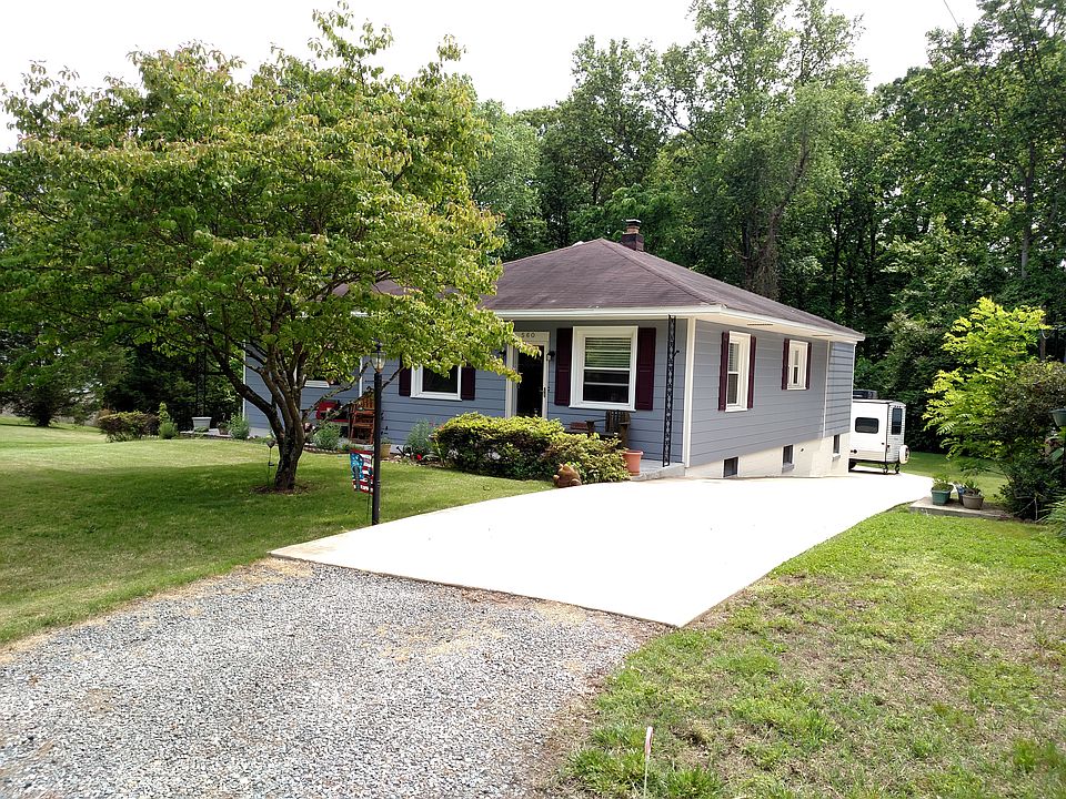 1st image of 560 Melchers Dr