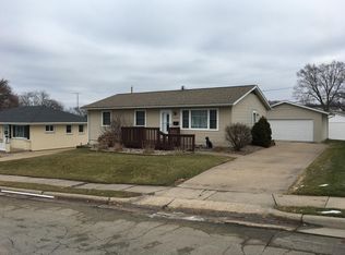 2298 Crissy Dr, Dubuque, IA 52001