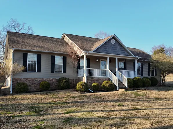 759 Timber Ridge Dr, Lexington, TN 38351