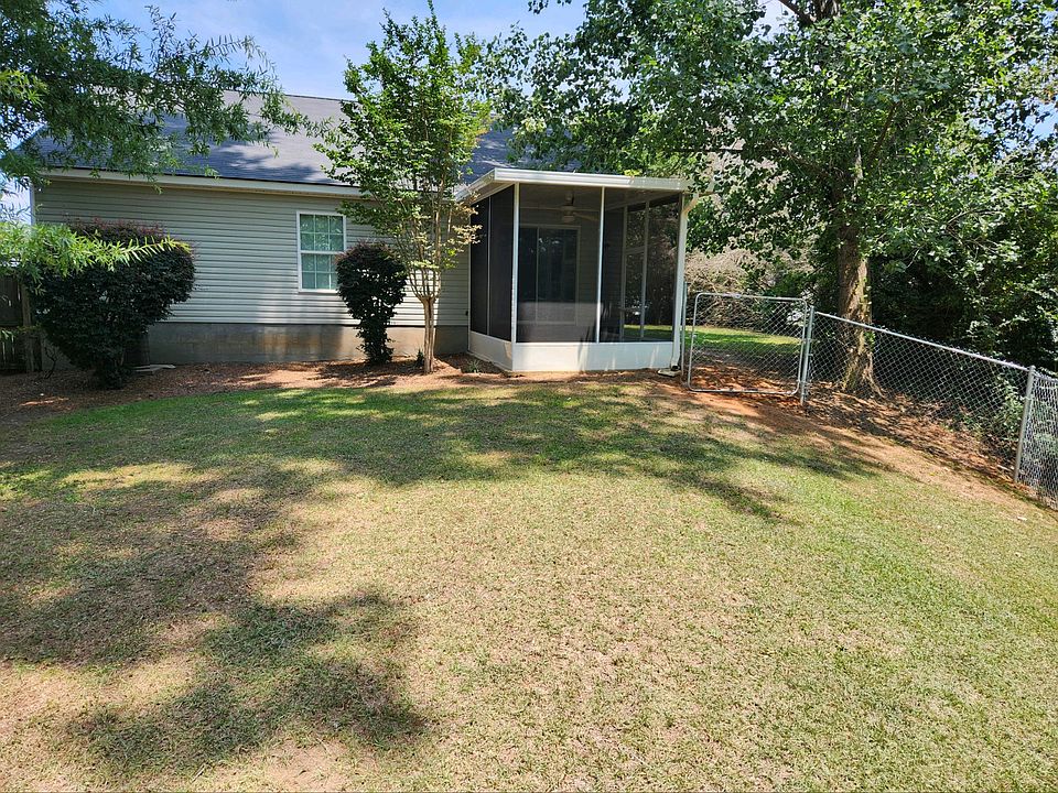 1st image of 136 Blue Springs Dr
