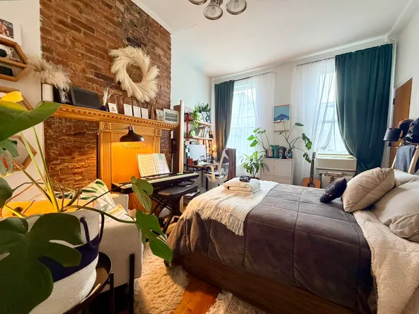 85 Clay Street image 1 of 14