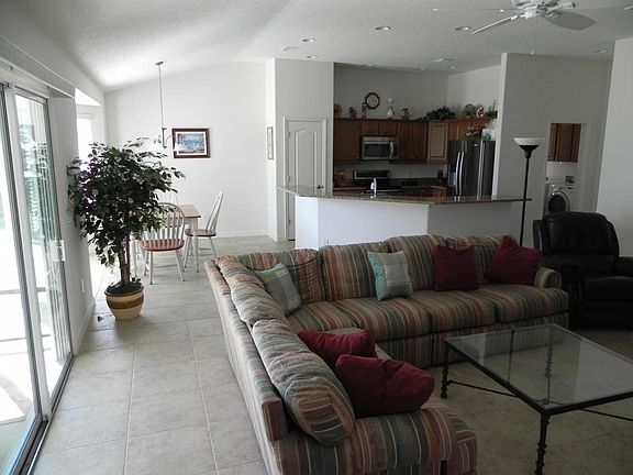 5th image of 2593 Montclair Ln