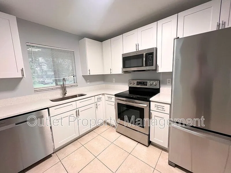 2 bed, 2.0 bath, 1100 sqft, $1,540 — Photo 3
