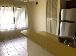 638 S Cass Ave #2W, Westmont, IL 60559