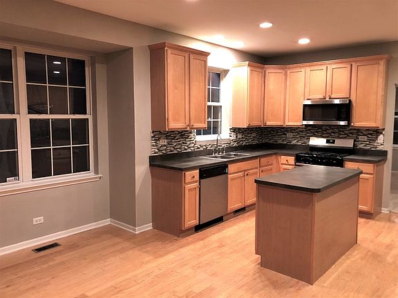 3rd image of 246 Fairhaven Dr