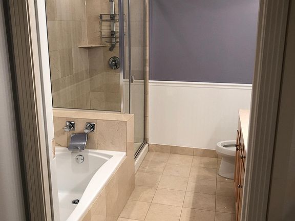 5th image of 333 N Jefferson St APT 202