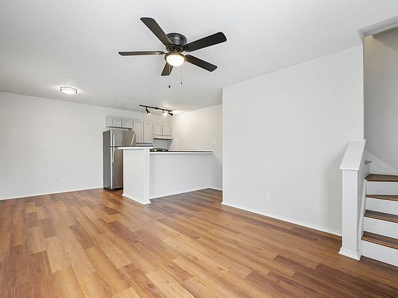 5th image of 131 Elsie Ave #201