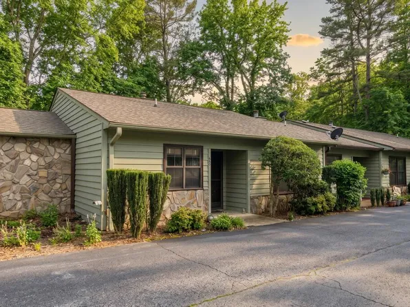 850 Country Club Dr, Franklin, NC 28734