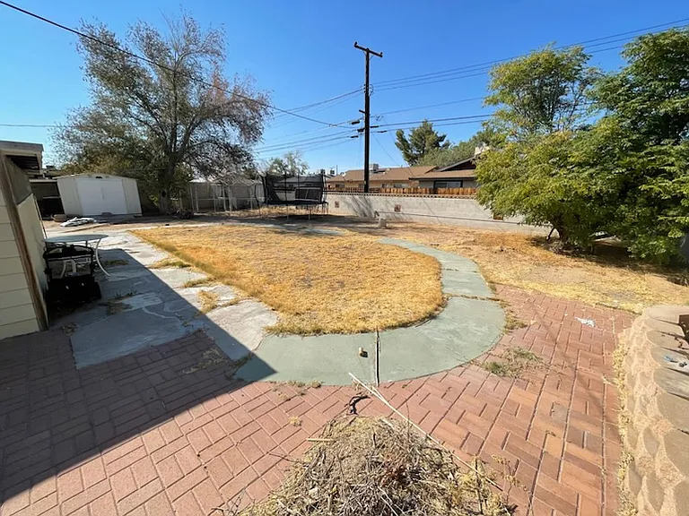 630 E California Ave — Photo 11