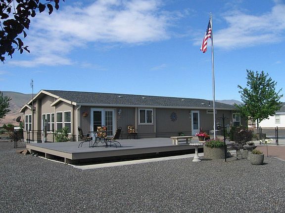 2nd image of 115 Airport Way SW #5