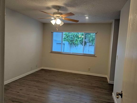 3rd image of 5903 Moss Creek Cir #O
