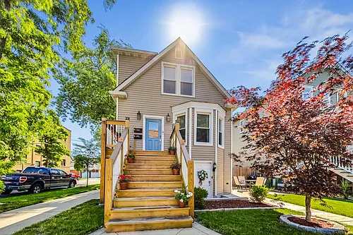 4057 N Whipple St #2 Photo 1