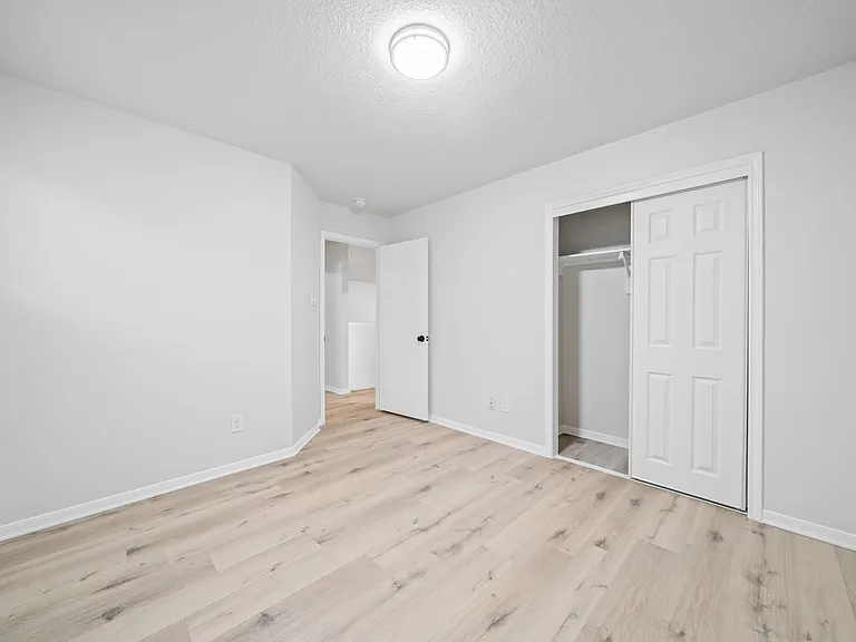 19606 Narcissus Brook Ln — Photo 32