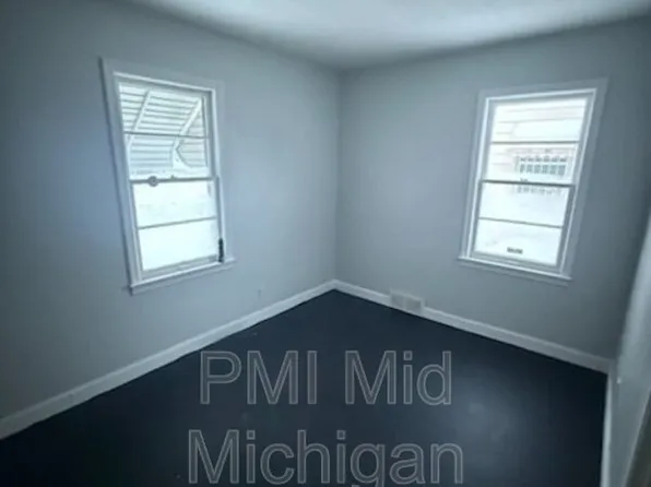 1260 Lavender Ave, Flint, MI 48504