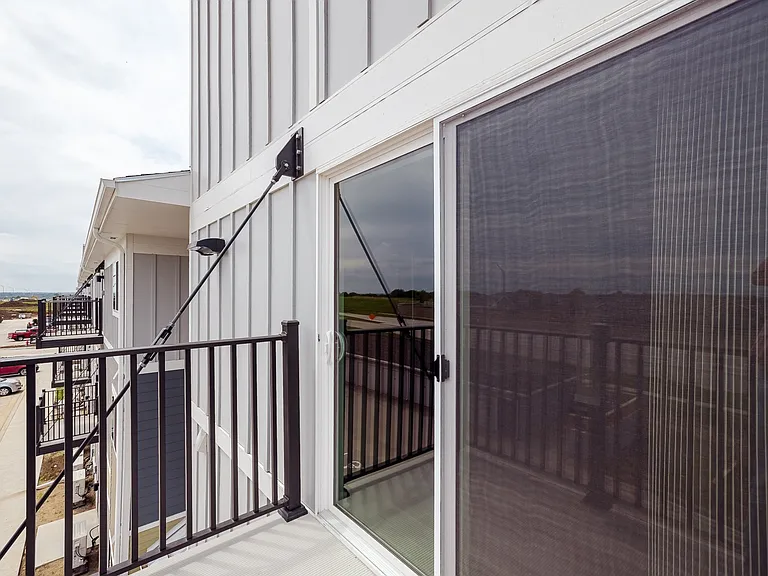 Village West Apartments — Photo 39