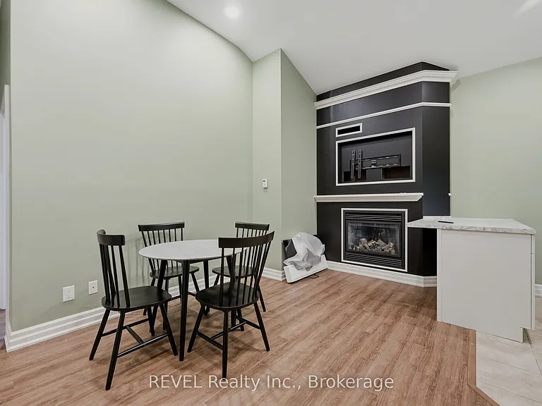 10 Queen St #1 — Photo 8
