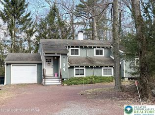9 Sassafras Rd, Lake Harmony, PA