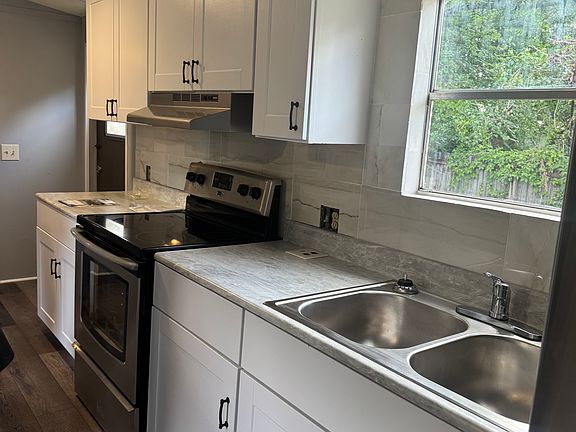 4th image of 10902 Starwood Dr