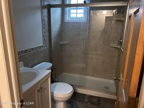 40 N Dawes Ave, Kingston, PA 18704