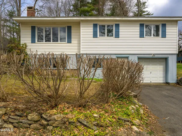 152 Ashmere Rd, Hinsdale, MA 01235