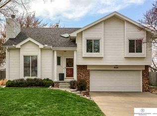 608 Fort St, Papillion, NE 68046