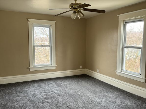 303 N 3rd St Floor 2