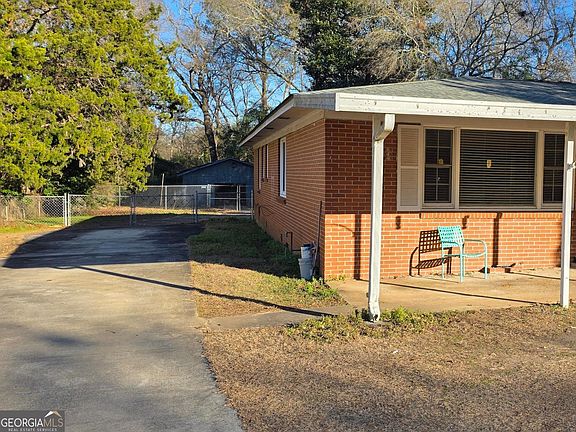 2nd image of 110 Lee St